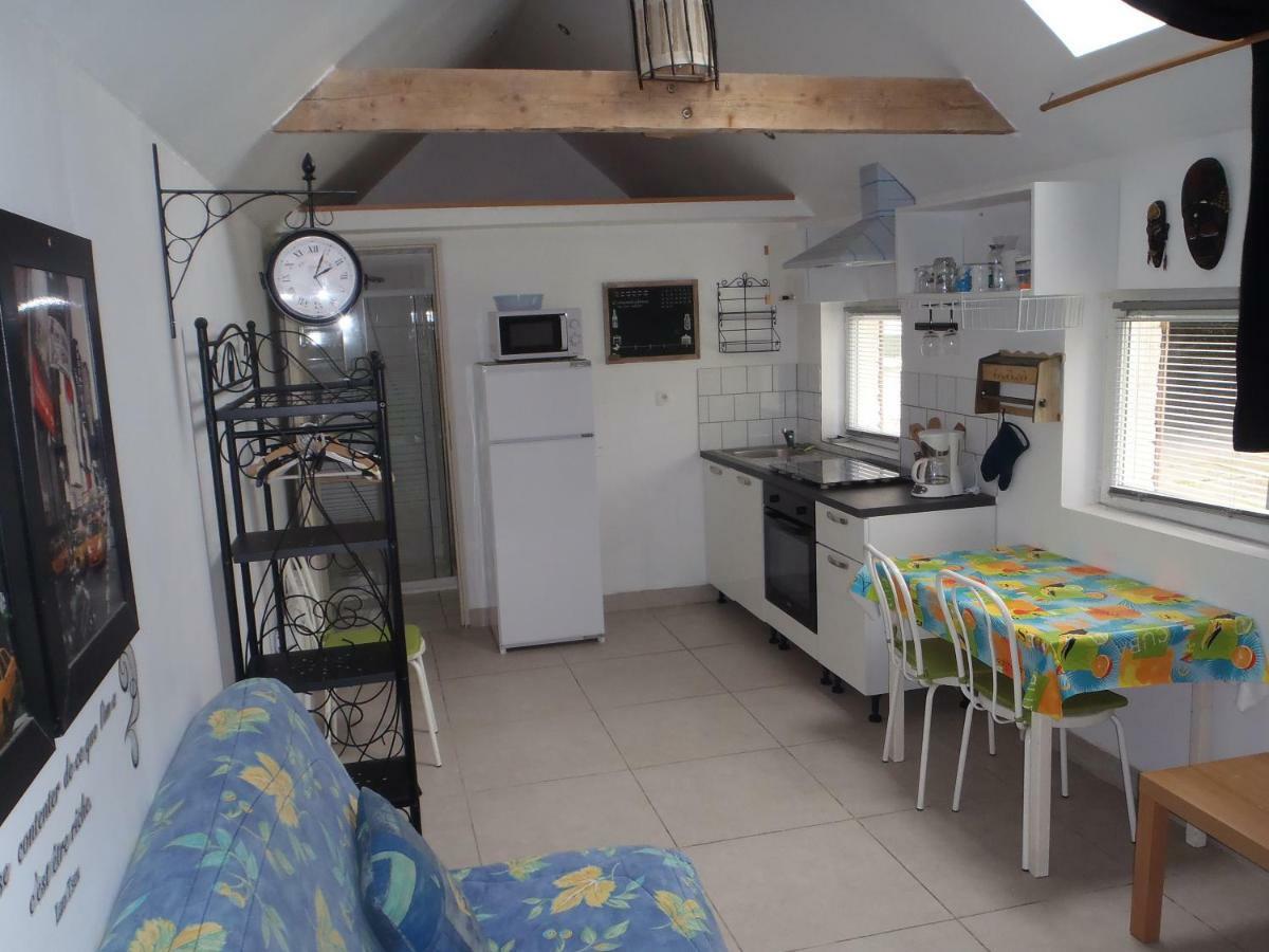 Studio Apartment Colline-Beaumont Bagian luar foto